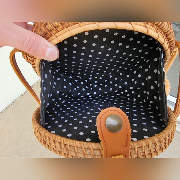 BOHO Round Woven Rattan Crossbody Bag with Pom-Pom Details - Picture 7 of 9